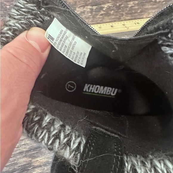 Khombu Black Ankle Boots with Gray Knit Cuff - Picture 11 of 11